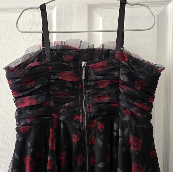 Pre-loved Betsey Johnson Torrid Mesh & Tulle Roses Dress - Torrid Sz 10 - Picture 8 of 12